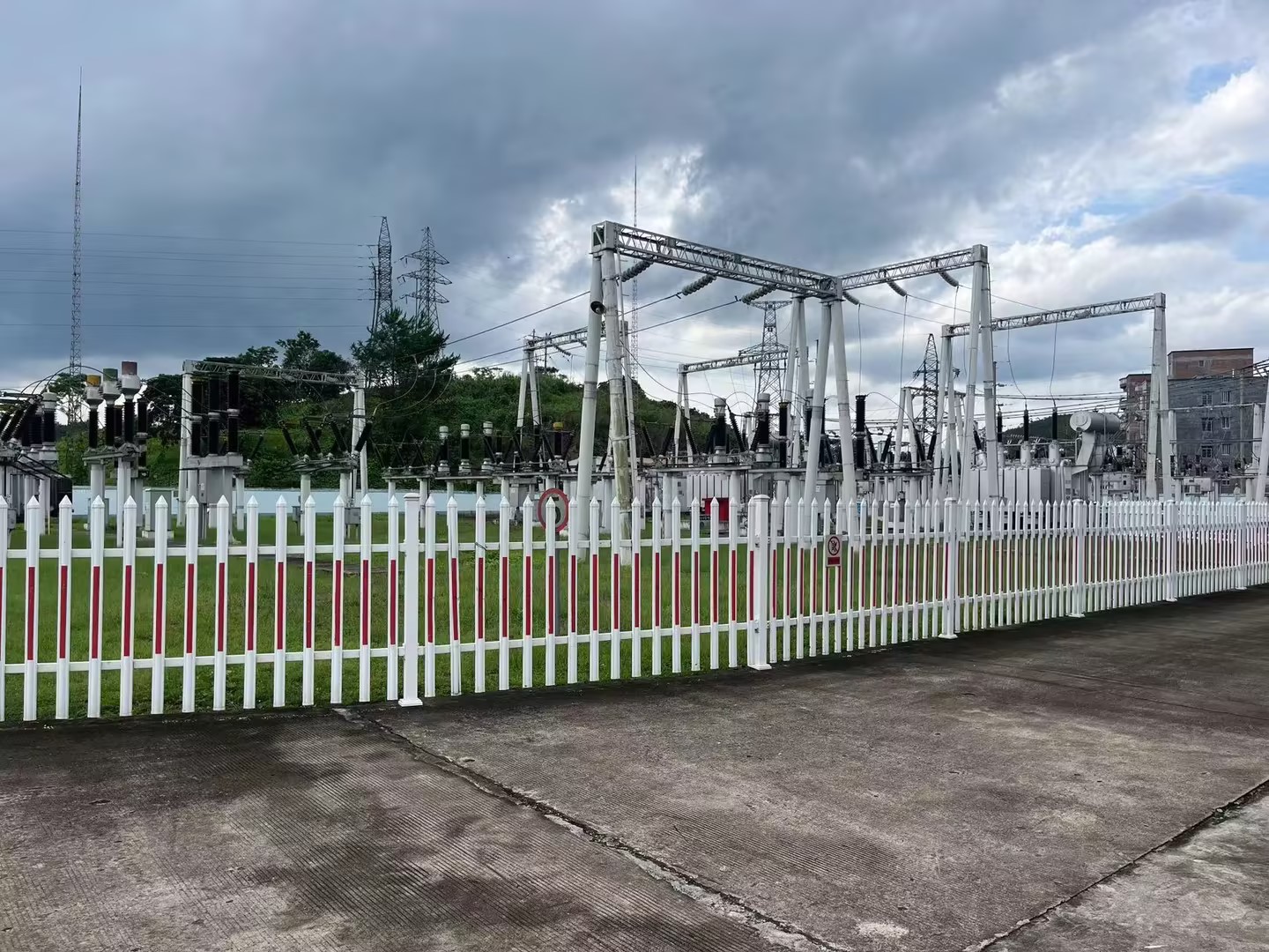 為南方電網客戶一批電力試驗設備做現場技術支持